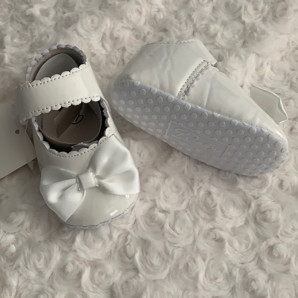 Baby dress shoes (white)